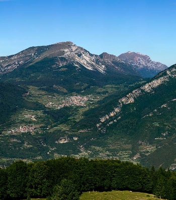 Ronzo Chienis | 2. Vista della Val Di Gresta dal Varagna